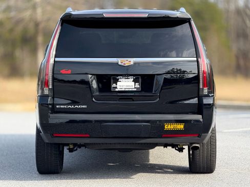 Used 2019 Cadillac Escalade Premium Luxury image 5