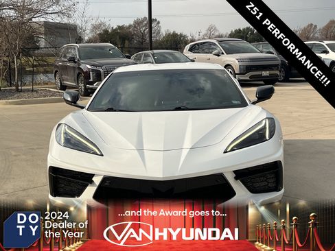 Used 2021 Chevrolet Corvette Stingray w/ Z51 Performance Package image 2