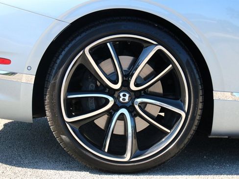 Used 2020 Bentley Continental GT image 39