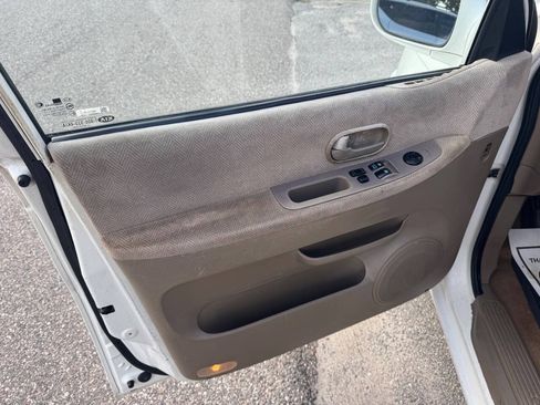 Used 2003 Kia Sedona LX FWD image 19
