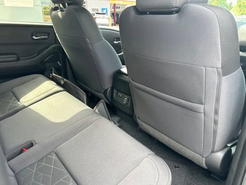 Used 2025 Nissan Frontier SV w/ SV Convenience Package AWD/4WD image 12