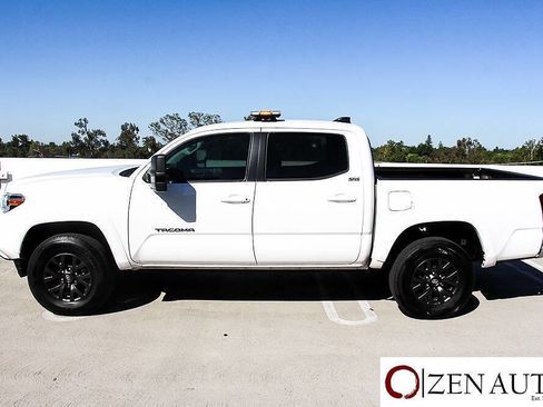 Used 2022 Toyota Tacoma SR5 RWD image 4