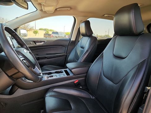 Used 2022 Ford Edge Titanium AWD/4WD image 7