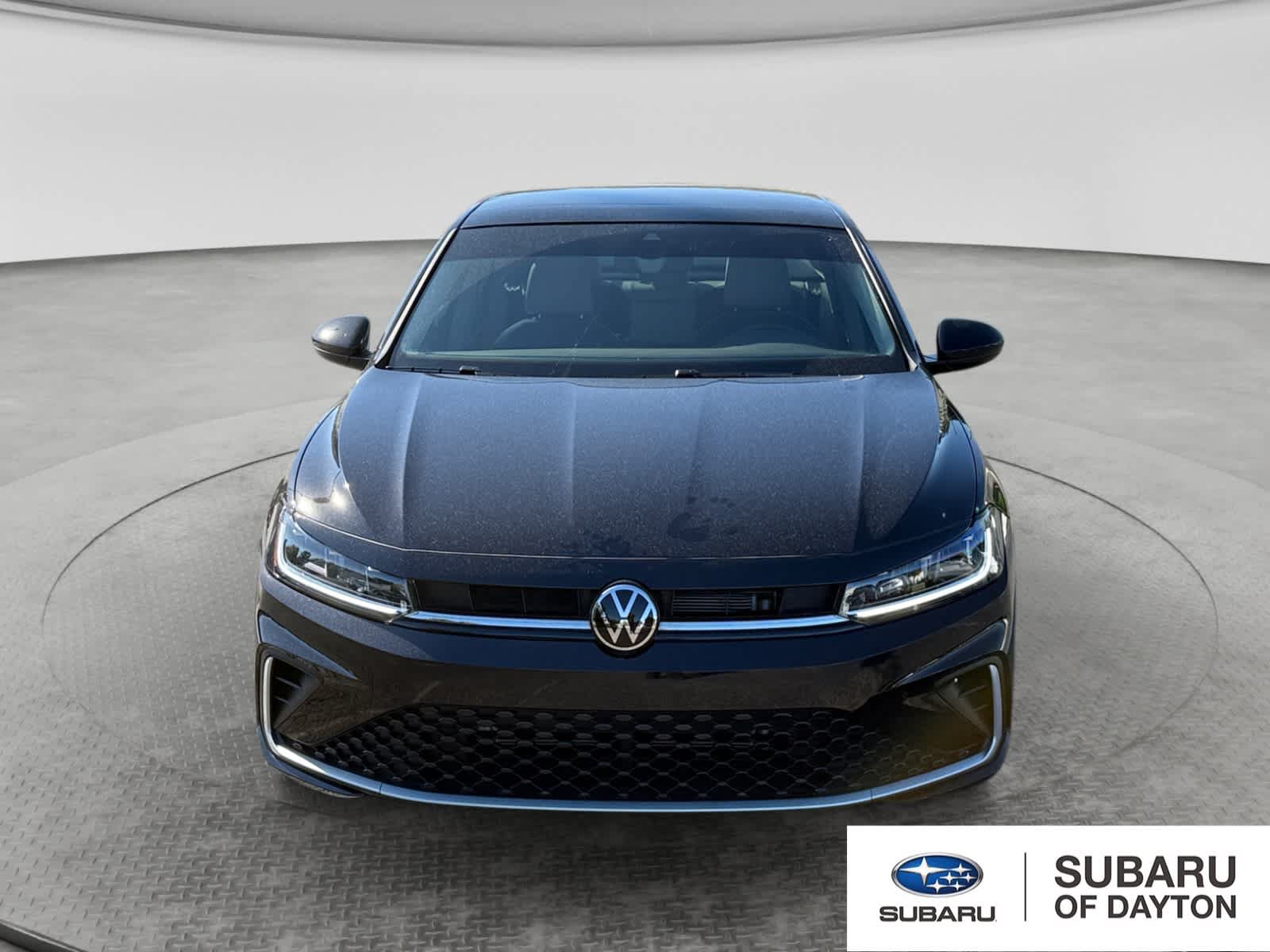 Used 2026 Volkswagen Jetta SE FWD image 2