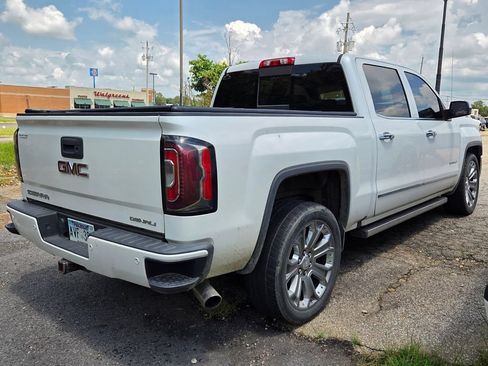 Used 2017 GMC Sierra 1500 Denali w/ Denali Ultimate Package AWD/4WD image 5