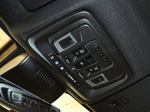 Used 2023 Chevrolet Silverado 1500 High Country w/ High Country Premium Package image 29