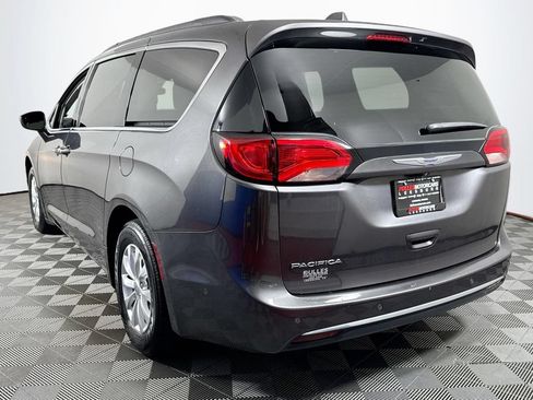 Used 2019 Chrysler Pacifica Touring Plus w/ Advanced Safetytec Group FWD image 5