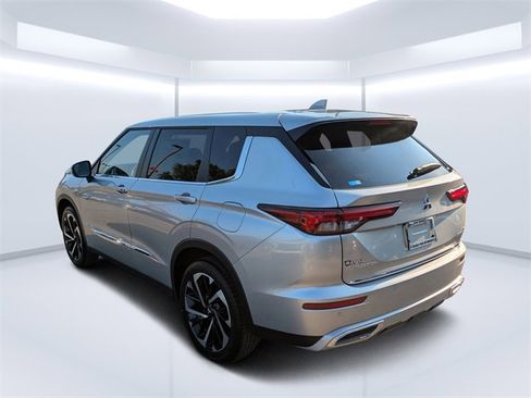 New 2025 Mitsubishi Outlander SE image 5