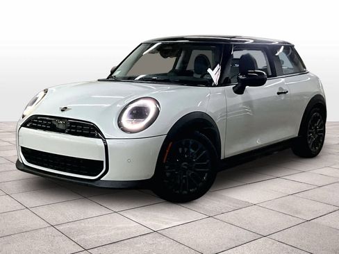 Used 2025 MINI Cooper 2-Door Hardtop image 1