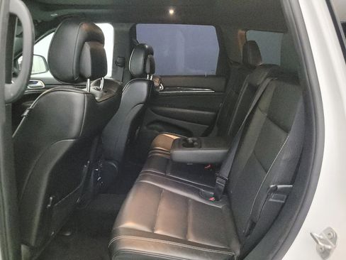 Used 2017 Jeep Grand Cherokee Overland AWD/4WD image 18
