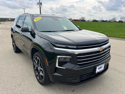 Certified 2026 Chevrolet Traverse High Country w/ LPO, Floor Liner Package AWD/4WD image 2
