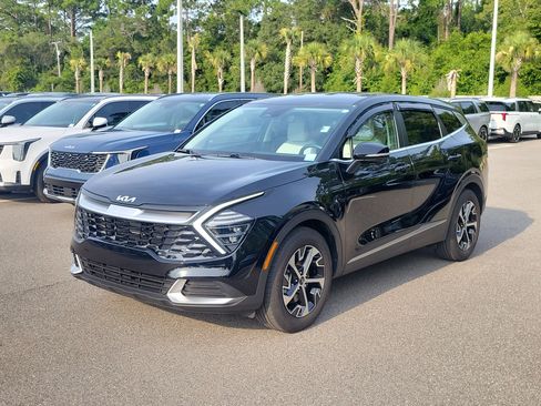 Certified 2024 Kia Sportage EX FWD image 3