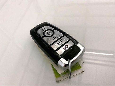 Certified 2024 Ford Expedition Max XLT image 9