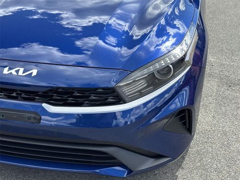 Used 2023 Kia Forte LXS w/ LXS Technology Package FWD image 9