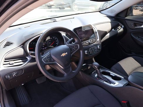 Used 2023 Chevrolet Malibu LT FWD image 16