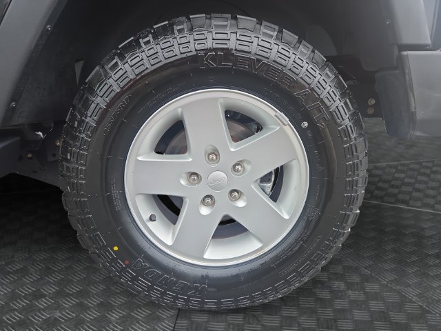 Used 2016 Jeep Wrangler Unlimited Sport w/ Connectivity Group AWD/4WD image 30