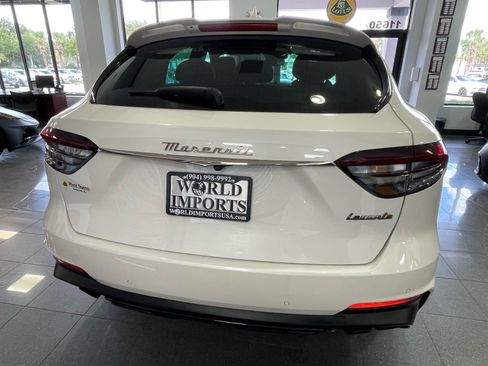Used 2022 Maserati Levante Modena AWD/4WD image 4