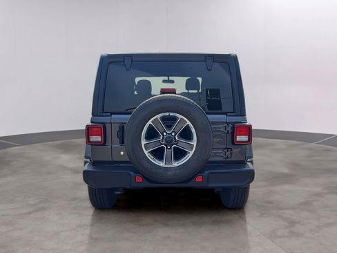 Used 2019 Jeep Wrangler Unlimited Sahara AWD/4WD image 5