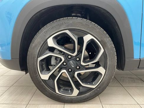 Used 2025 Chevrolet Trax RS w/ Sunroof Package FWD image 9