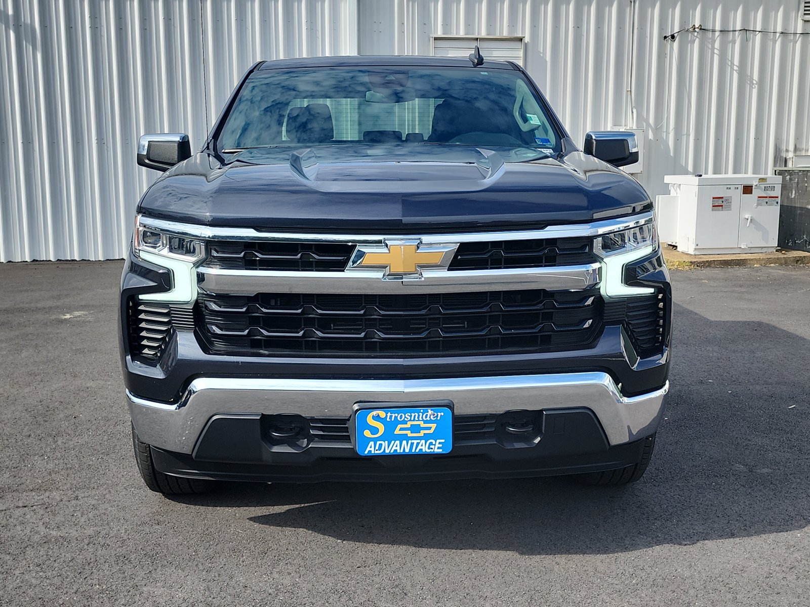 Used 2024 Chevrolet Silverado 1500 LT AWD/4WD image 8