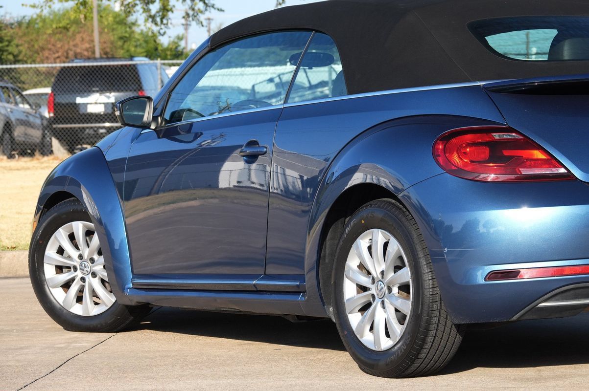 Used 2019 Volkswagen Beetle 2.0T S FWD image 33