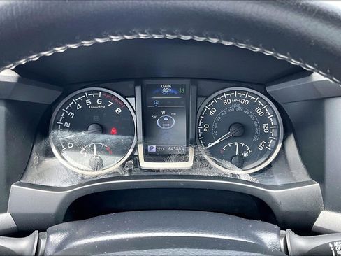 Used 2022 Toyota Tacoma TRD Pro AWD/4WD image 11