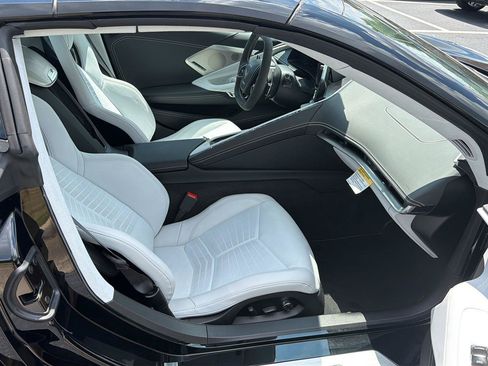 Used 2024 Chevrolet Corvette Stingray Premium Conv w/ Z51 Performance Package RWD image 11
