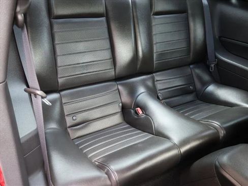 Used 2006 Ford Mustang GT RWD image 20