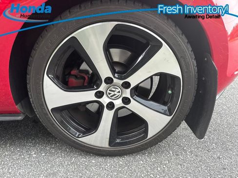 Used 2017 Volkswagen GTI SE FWD image 14