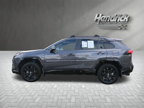 Used 2024 Toyota RAV4 SE image 7