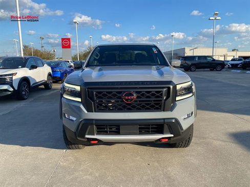 Used 2023 Nissan Frontier Pro-X w/ Pro Convenience Package image 2
