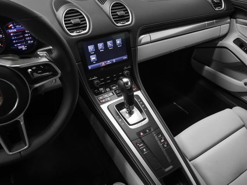 Certified 2025 Porsche 718 Cayman RWD image 38
