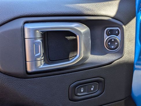 Used 2024 Jeep Wrangler Unlimited Sahara image 13