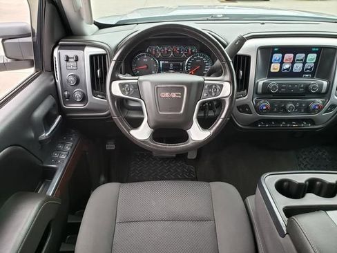 Used 2017 GMC Sierra 2500 SLE w/ SLE Preferred Package image 18