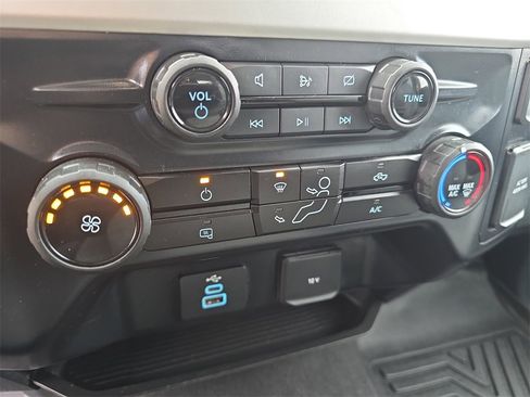 Used 2024 Ford F250 XLT w/ Camper Package image 24