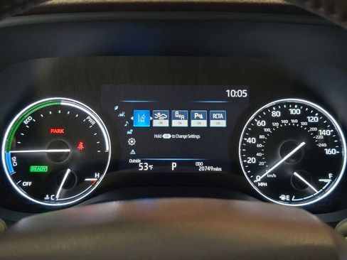 Used 2023 Toyota Sienna Platinum image 28