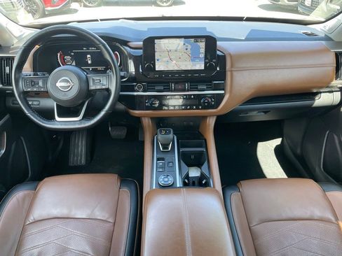 Certified 2022 Nissan Pathfinder Platinum w/ Cargo Package image 6