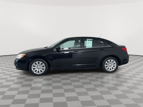 Used 2013 Chrysler 200 LX image 4