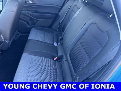 Used 2025 Chevrolet Trax LT image 10