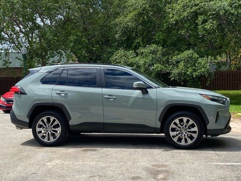 Used 2023 Toyota RAV4 XLE Premium image 8