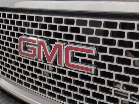 Used 2015 GMC Sierra 2500 Denali w/ Duramax Plus Package image 13