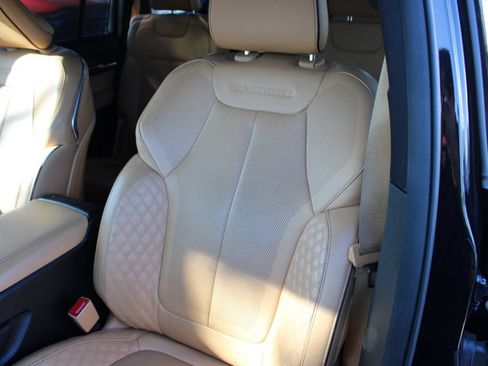Used 2021 Jeep Grand Cherokee L Summit w/ Advanced Protech Group IV AWD/4WD image 22