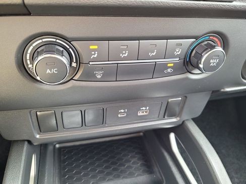 Used 2023 Nissan Frontier SV image 20