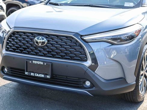 Certified 2024 Toyota Corolla Cross XLE w/ Convenience Package FWD image 19