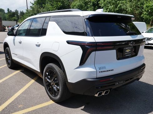 New 2026 Chevrolet Traverse LT w/ Enhanced Driving Package image 5