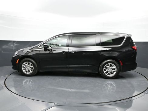 New 2026 Chrysler Pacifica Select FWD image 8