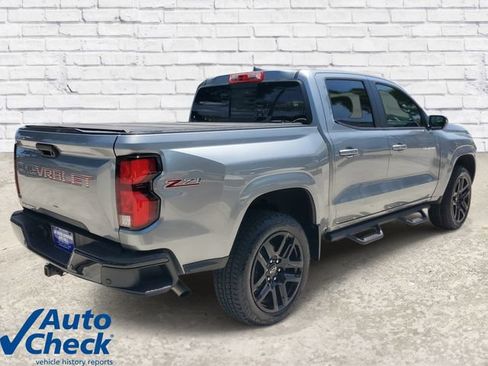 Used 2025 Chevrolet Colorado Z71 w/ Technology Package AWD/4WD image 4