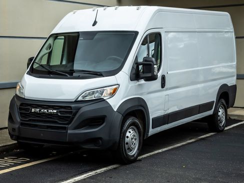 Used 2023 RAM ProMaster 2500 FWD image 1
