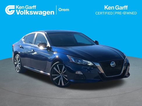 Used 2022 Nissan Altima 2.5 SR image 1