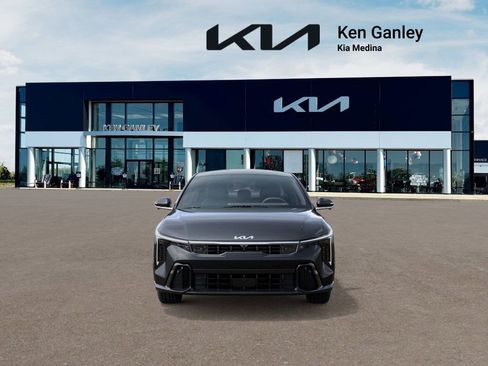 New 2025 Kia K4 GT-Line Turbo image 2
